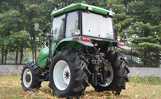 J9九游会-1104型拖拉机